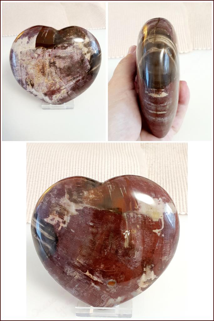 Versteend houten hart met gekristalliseerd stukje 570 gram, Verzenden, Mineraal