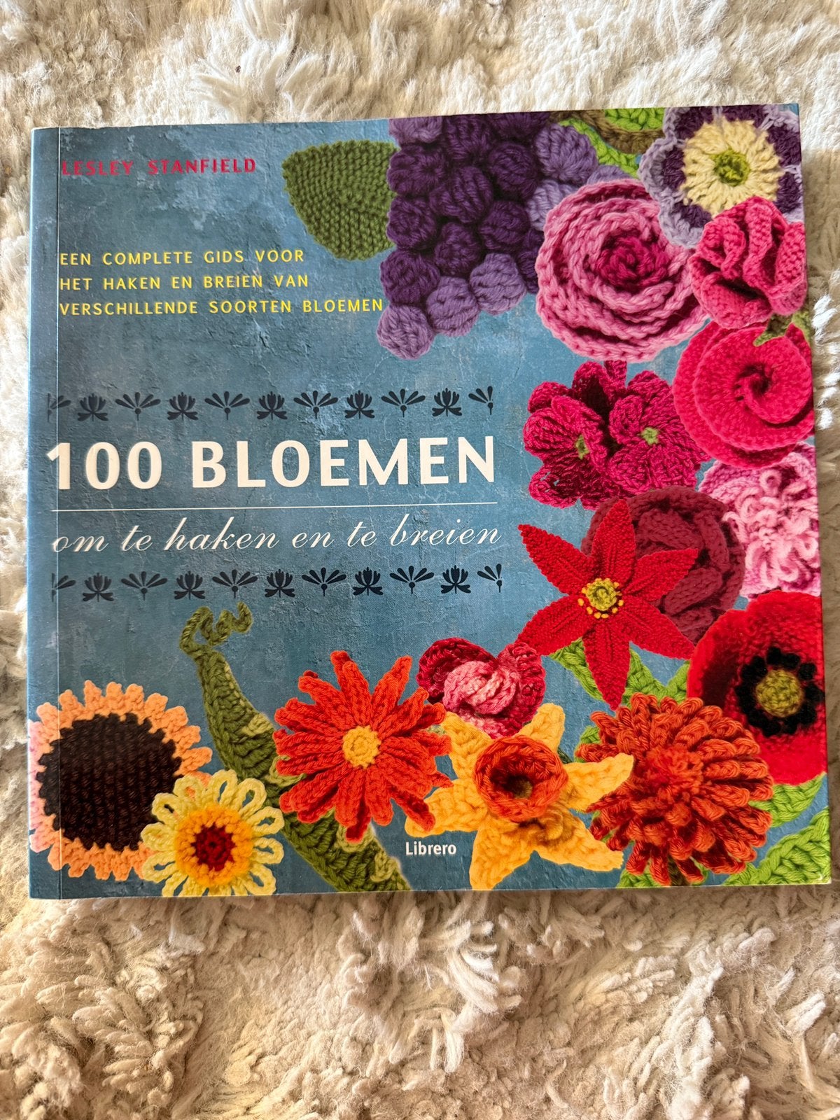 100 bloemen om te halen en te breien haakpatronen crochet, Ophalen of Verzenden, Zo goed als nieuw, Breien en Haken