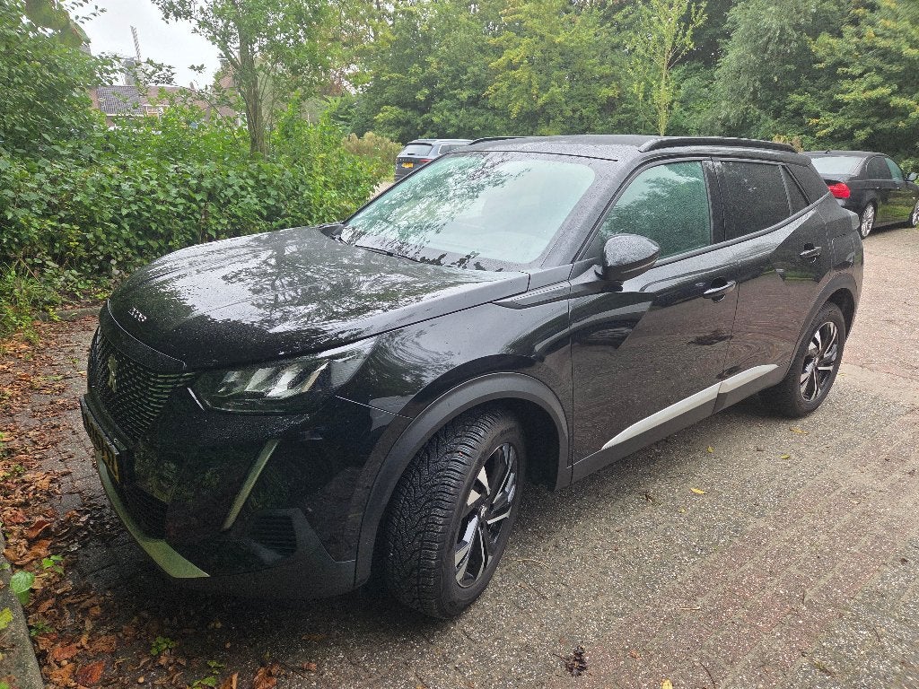 Foto 10 van Peugeot 2008 (Allure) 1.2 Puretech 2020 Zwart