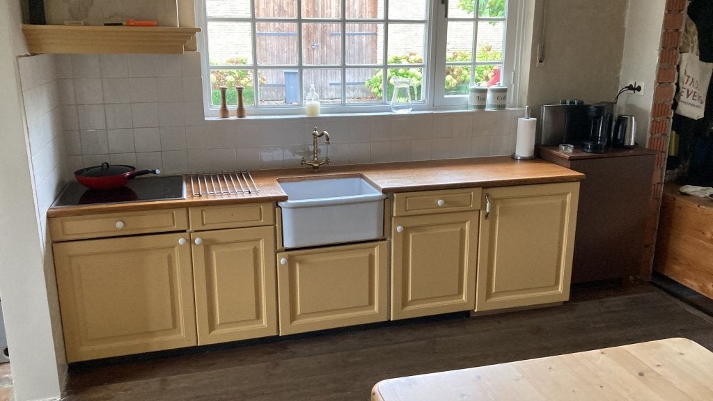 nostalgische keuken met authentieke details, Ophalen, Gebruikt, Hout, Meerkleurig