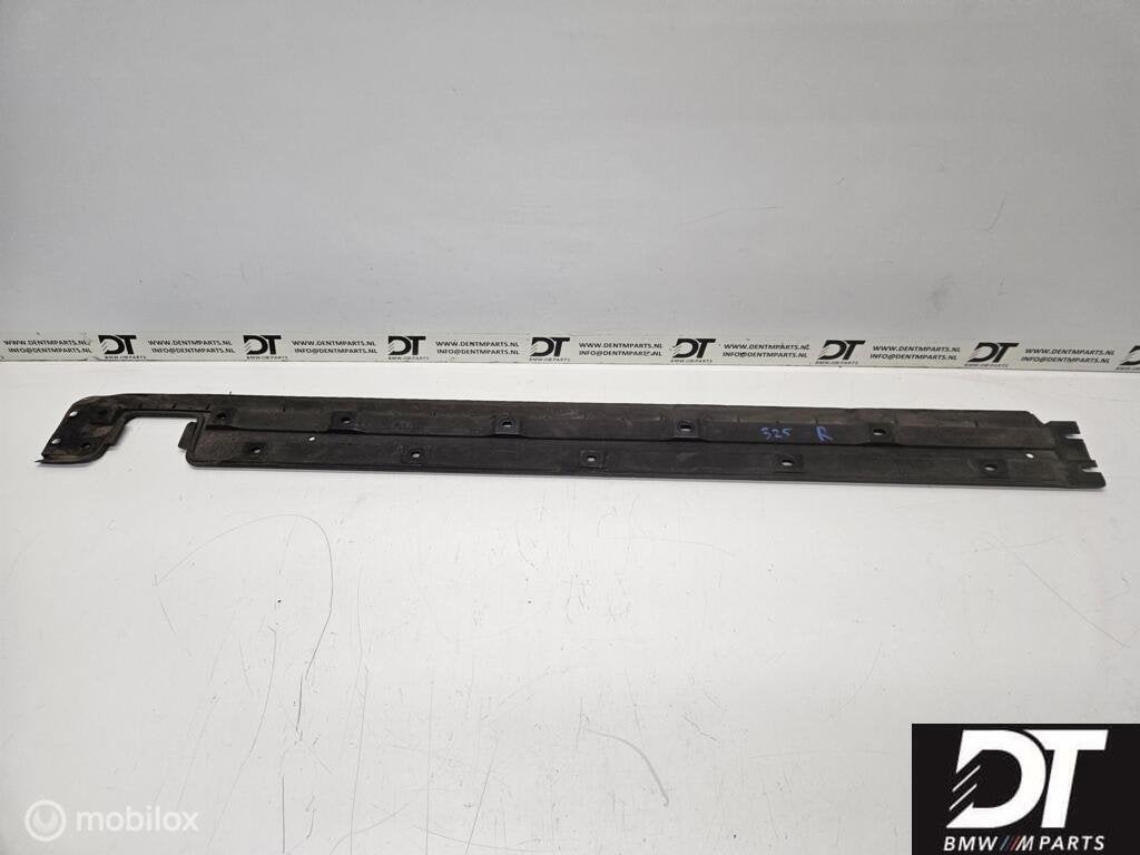 Dorpelbekleding rechts BMW 5-serie E39 51718201496, Gebruikt, Ophalen of Verzenden, BMW, BMW