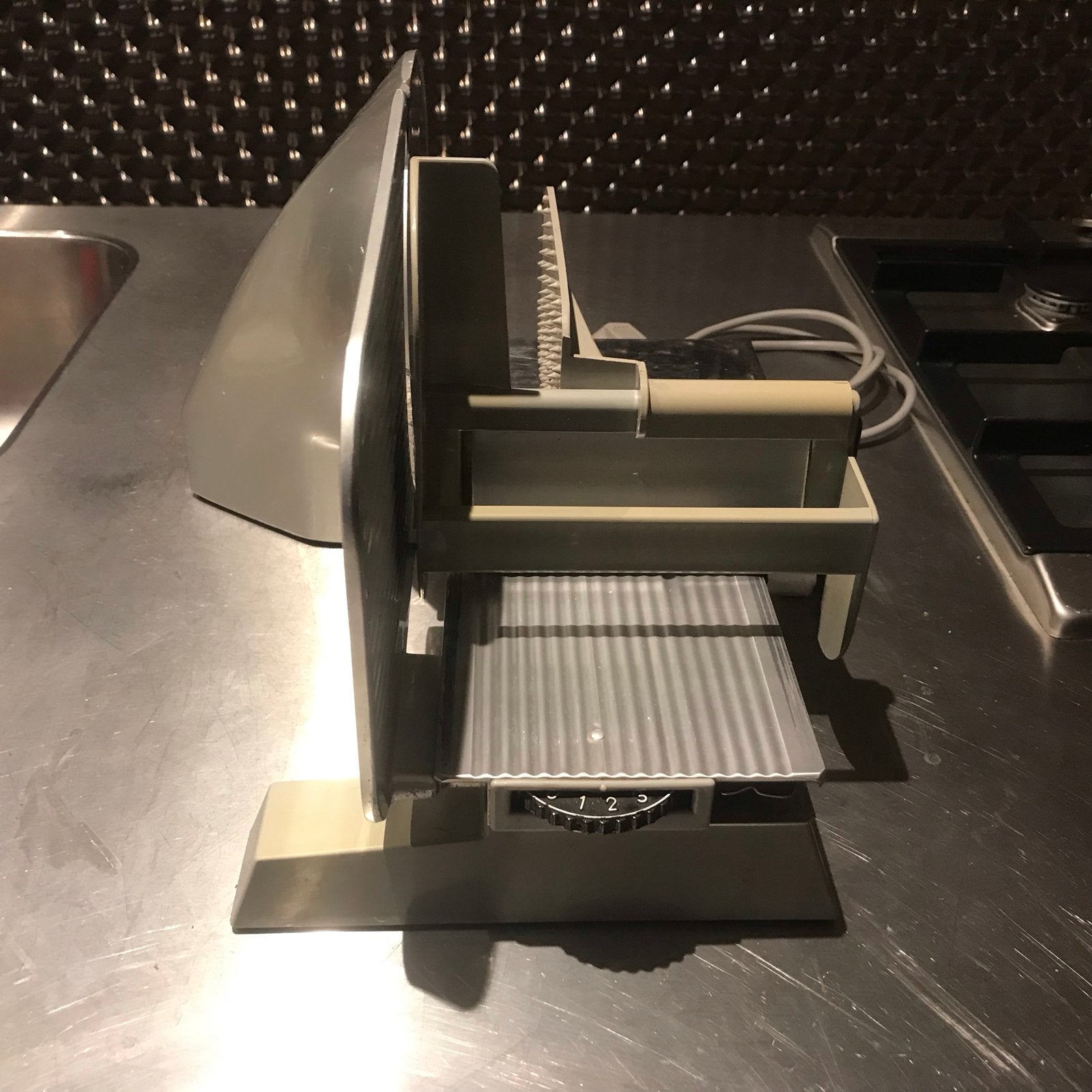 Graef snijmachine - Perfect voor vleeswaren en brood, Ophalen of Verzenden, Gebruikt
