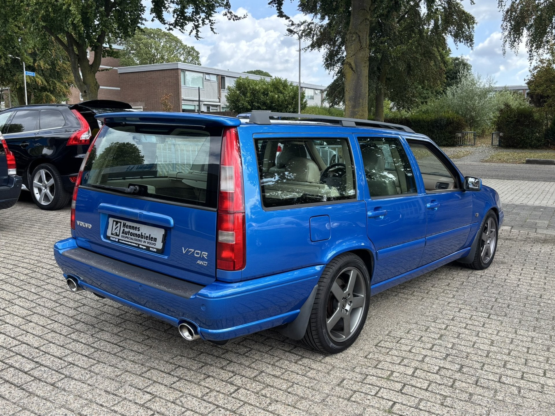 Volvo V70 2.4 R 265pk AWD LASER BLUE Schuifdak Family, foto 3