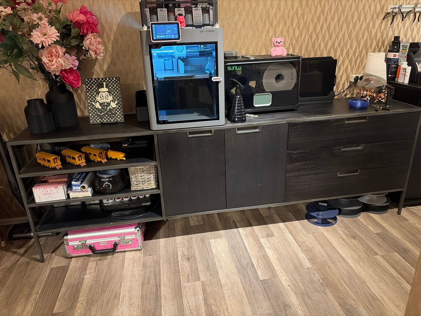 Modern Tv meubel met opbergruimte, Gebruikt, Ophalen of Verzenden, 200 cm of meer, Minder dan 100 cm