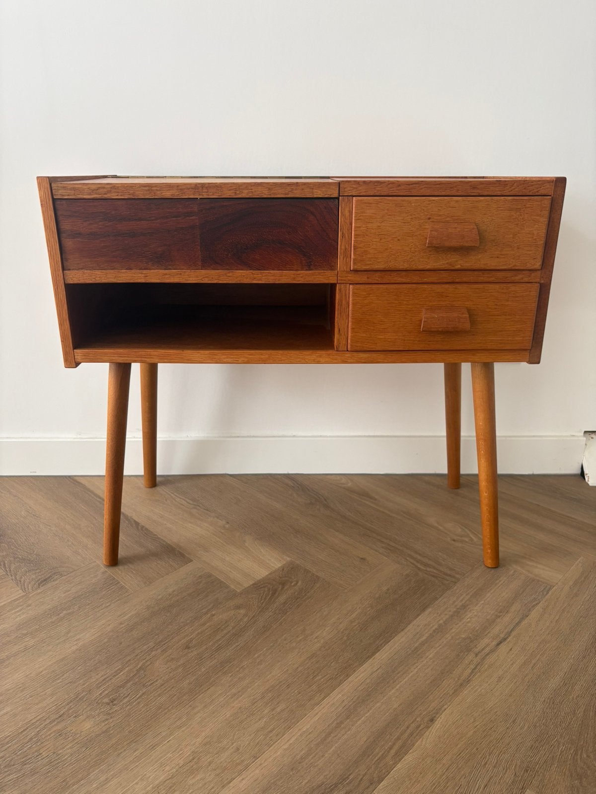 Vintage Sidetable | Kaptafel | Midcentury | jaren 60, Huis en Inrichting, Tafels | Sidetables, Ophalen, 100 tot 150 cm, Zo goed als nieuw