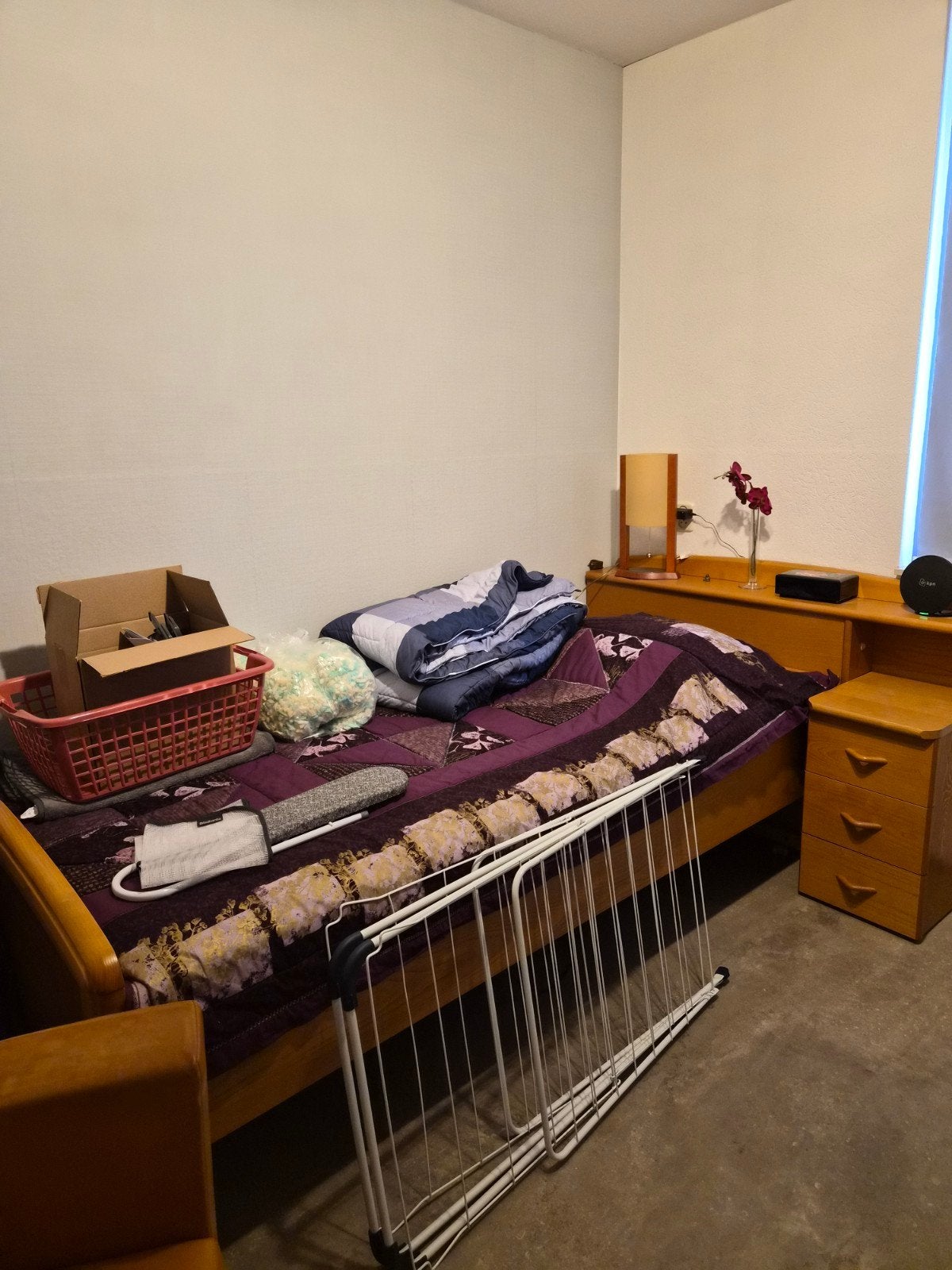 Houten eenpersoonsbed met ombouw, Ophalen, Gebruikt, Eenpersoons, Bruin
