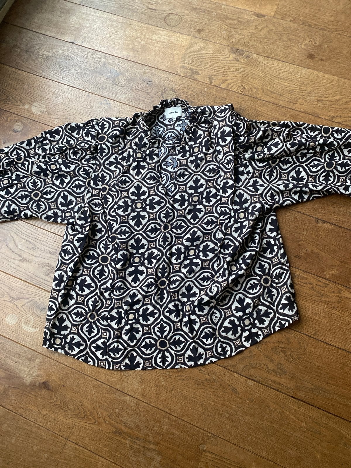 Zwarte blouse met patroon van Shoeby, xxl, nieuw, Ophalen of Verzenden, Zo goed als nieuw, Maat 38/40 (M), Zwart