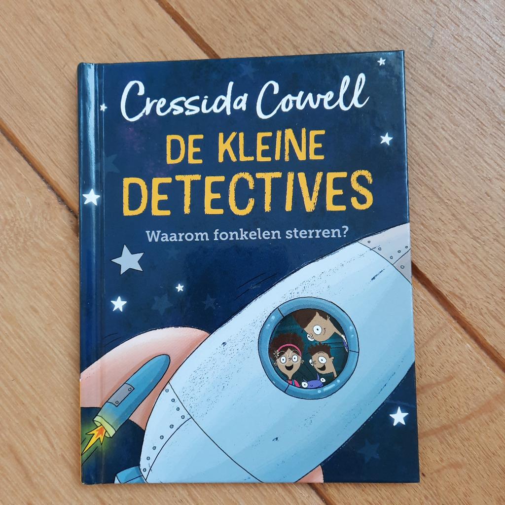 Cressida Cowell - De kleine detectives - Waarom fonkelen de, Boeken, Kinderboeken | Jeugd | onder 10 jaar, Ophalen of Verzenden