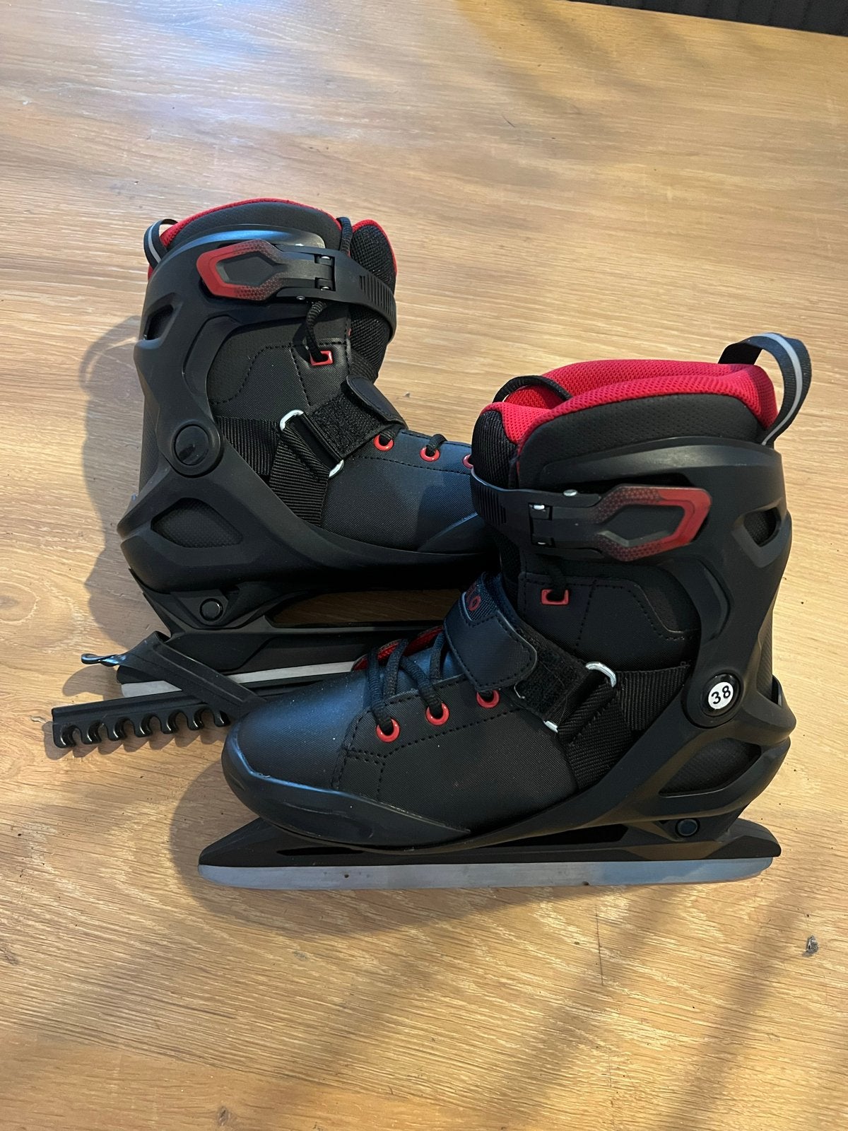 Oxelo FIT 500 ijshockeyschaatsen maat 38, Ophalen of Verzenden, Zo goed als nieuw, IJshockeyschaatsen, Overige merken