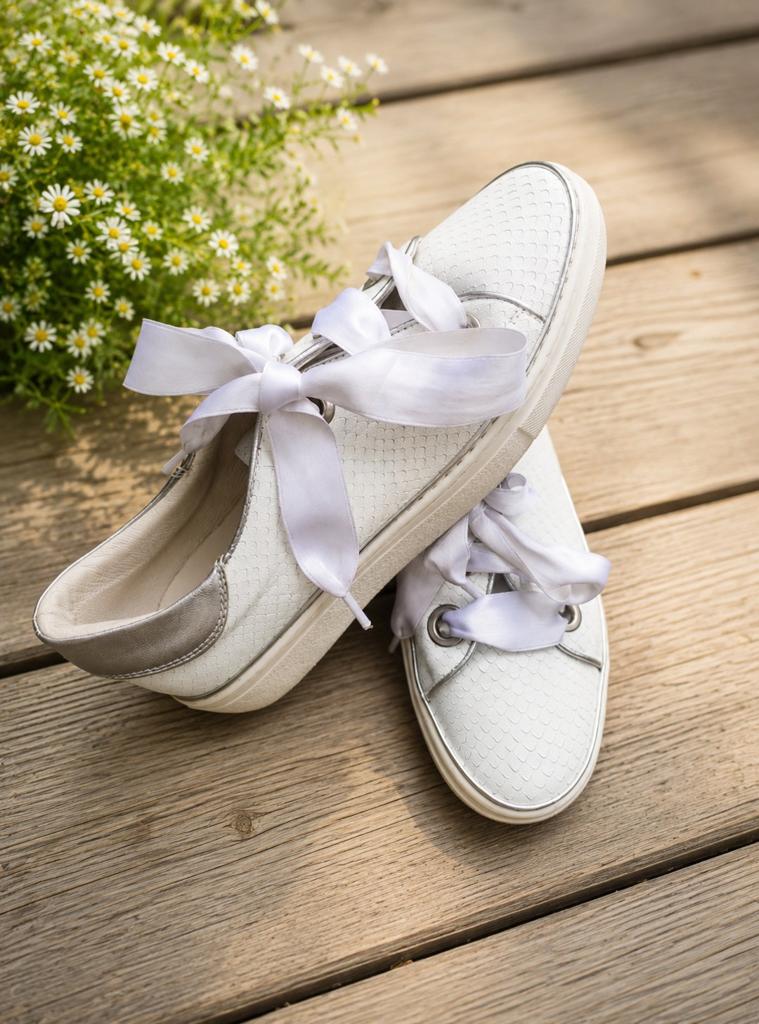 DL Sport dames schoenen maat 39 wit, Kleding | Dames, Schoenen, Wit, Ophalen of Verzenden, Sneakers of Gympen, Zo goed als nieuw