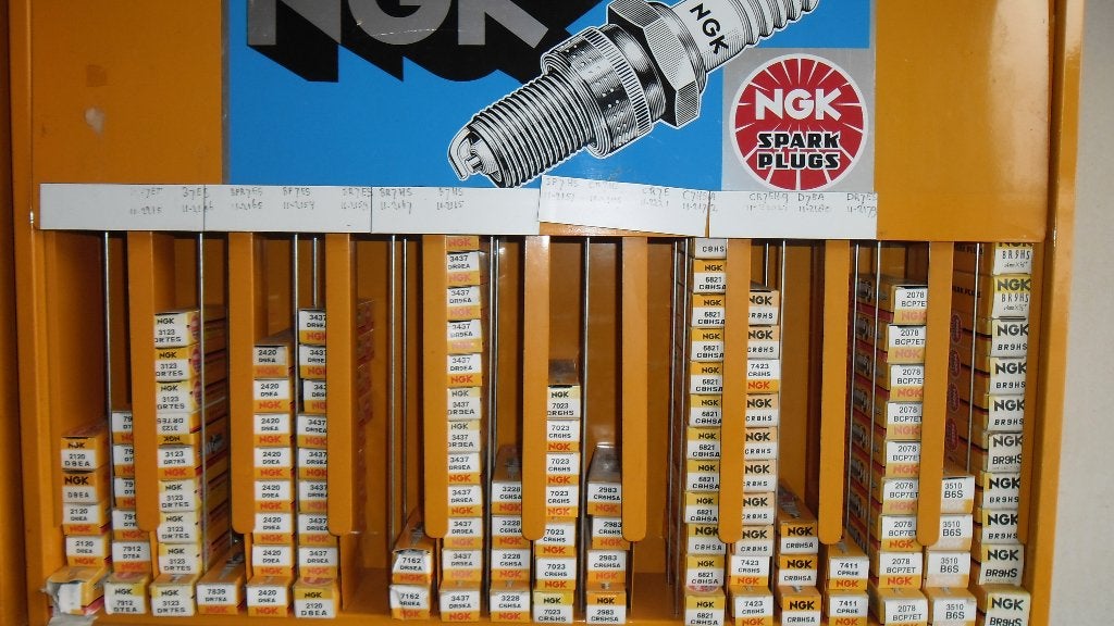 korte ngk bougie nieuw voor maaier,kettingzaag,bermmaaier, Tuin en Terras, Ophalen of Verzenden, Nieuw