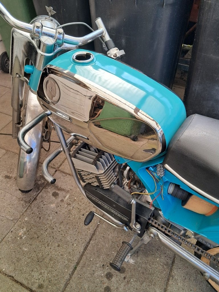 originele flappentank opnieuw verchroomt, Fietsen en Brommers, Brommeronderdelen | Zundapp, Ophalen of Verzenden, Zo goed als nieuw