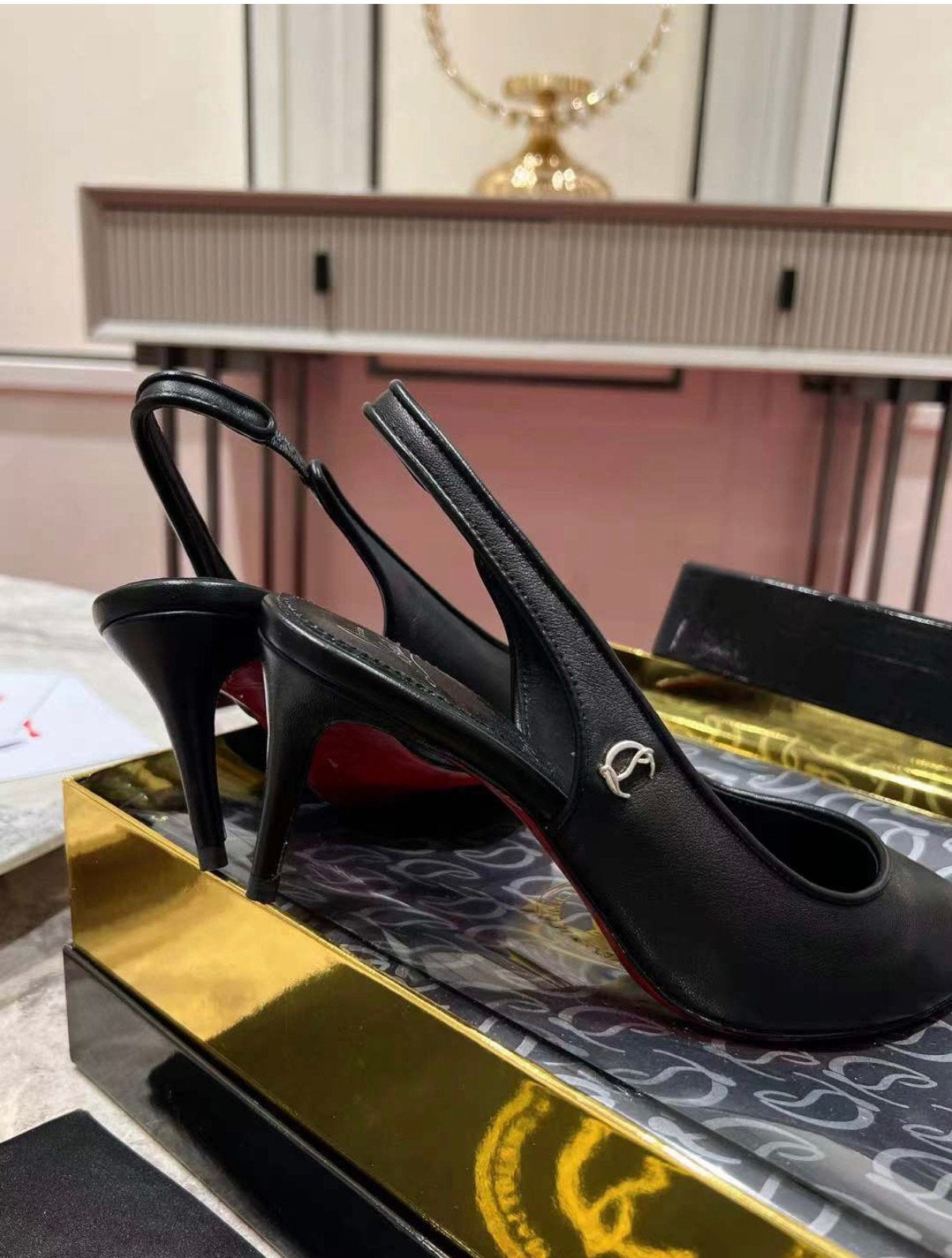 Louboutin slingback maat 38 Nieuw!, Ophalen of Verzenden, Nieuw