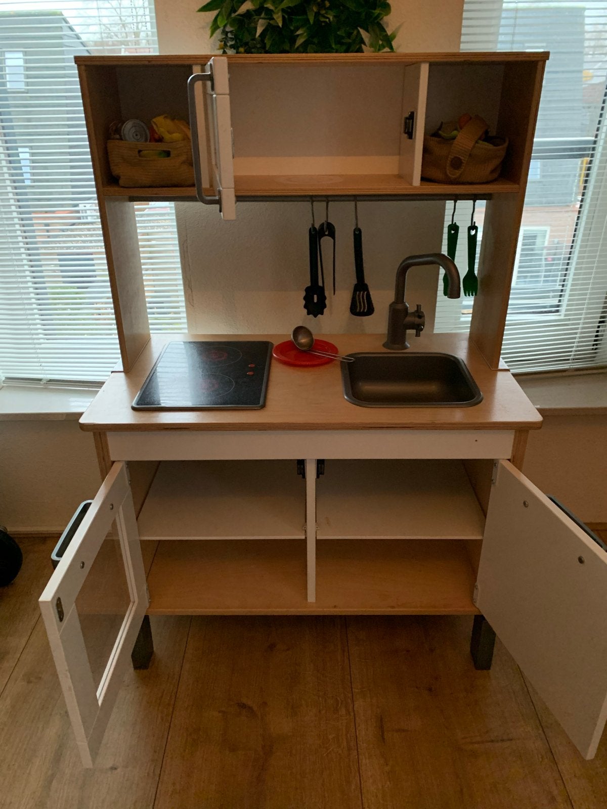 Ikea kinderkeuken met toebehoren (gasfornuis defect), Kinderen en Baby's, Speelgoed | Speelkeukens, Ophalen, Gebruikt, Hout, Speelkeuken