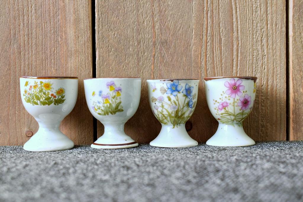 Vintage Wildflower eierdopjes - diverse bloemen, Antiek en Kunst, Antiek | Servies los, Ophalen of Verzenden