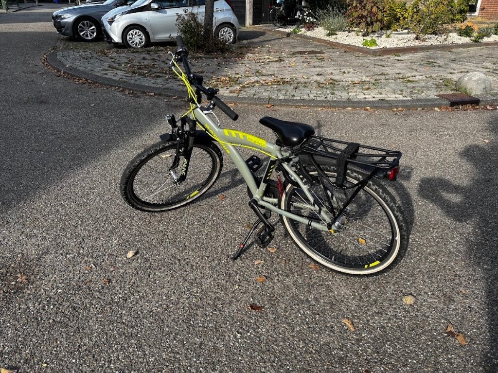 Foto 2 van Jongensfiets Batavus Snake 24 inch  Grijs/Groen