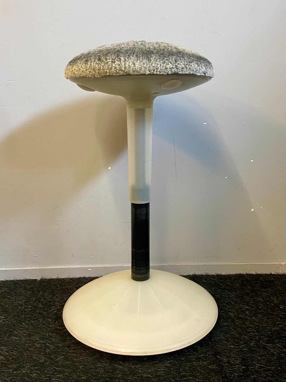 Ikea Vitamin stool Kruk designed by Nicolai  Wiig  Hansen, Huis en Inrichting, Stoelen, Zo goed als nieuw, Kunststof, Ophalen of Verzenden