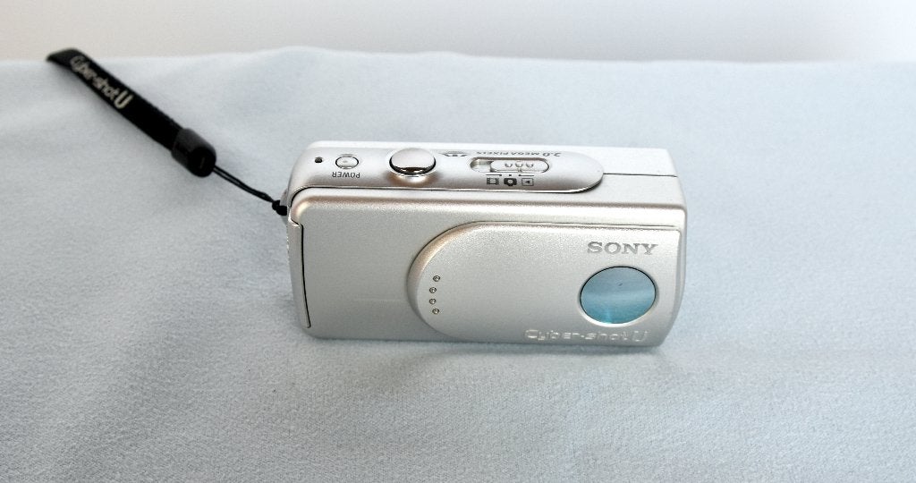 Sony Cyber-shot DSC-U30: digitale compact camera, Japan, 2 megapixels, Ophalen of Verzenden, Zo goed als nieuw