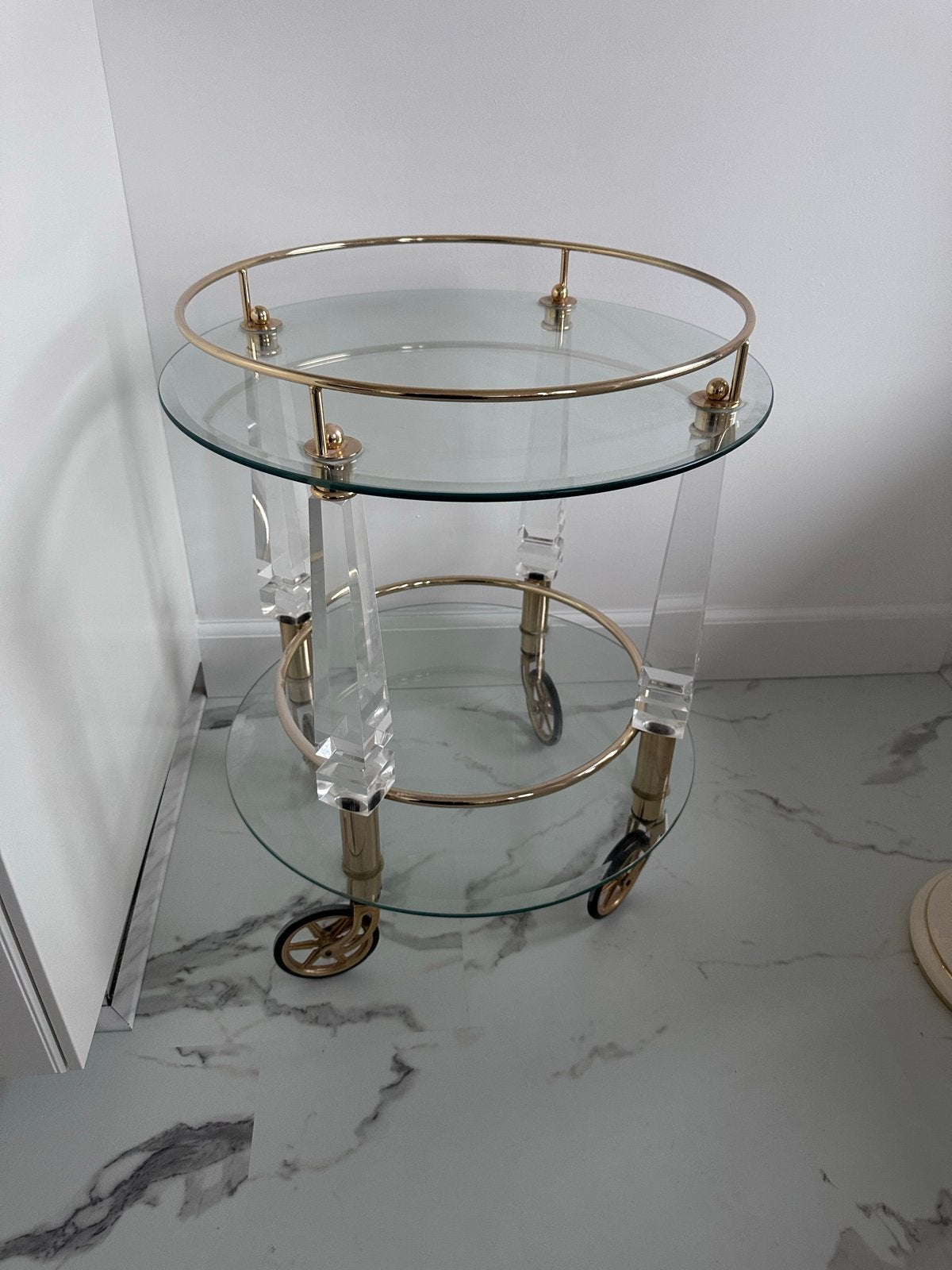 Ronde Bijzettafel Theetafel Plexiglas Messing Glas Goud, Ophalen, Gebruikt, Rond, Overige materialen