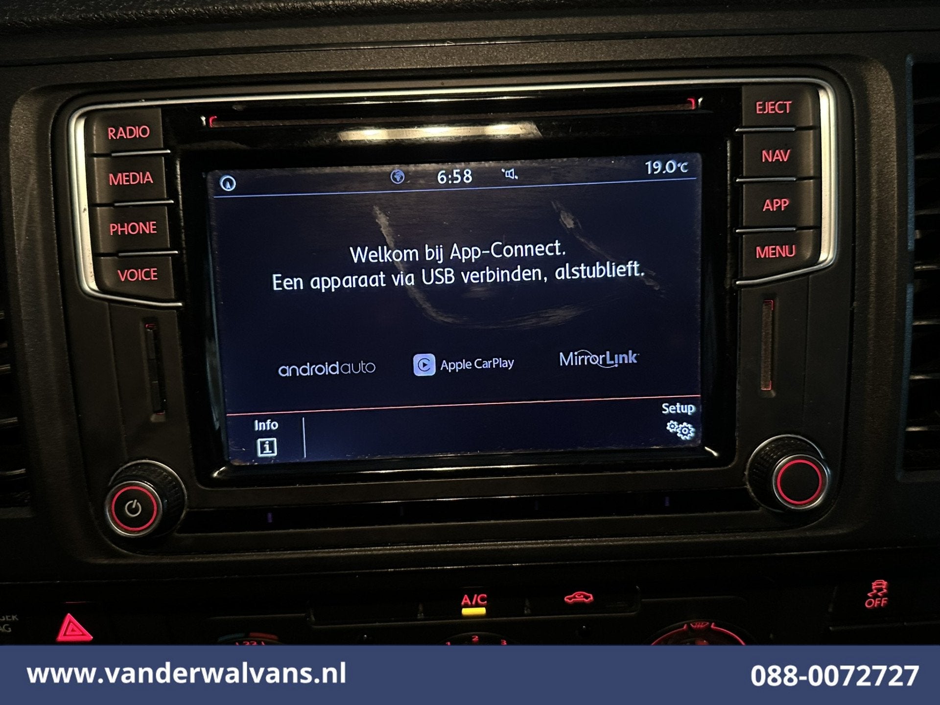 Volkswagen Transporter 2.0 TDI 150pk L1H1 Euro6 Airco | Navi, Stof, Gebruikt, 4 cilinders, 150 pk