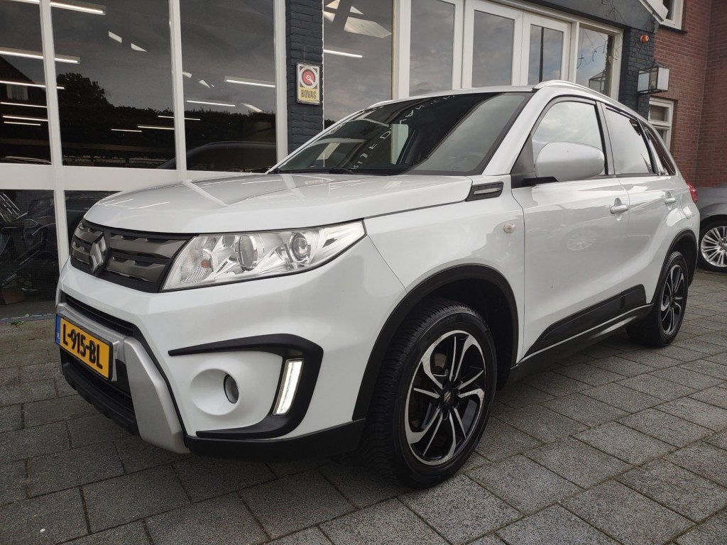 Suzuki VITARA 1.6 EXCLUSIVE, Voorwielaandrijving, Euro 6, 4 cilinders, Wit
