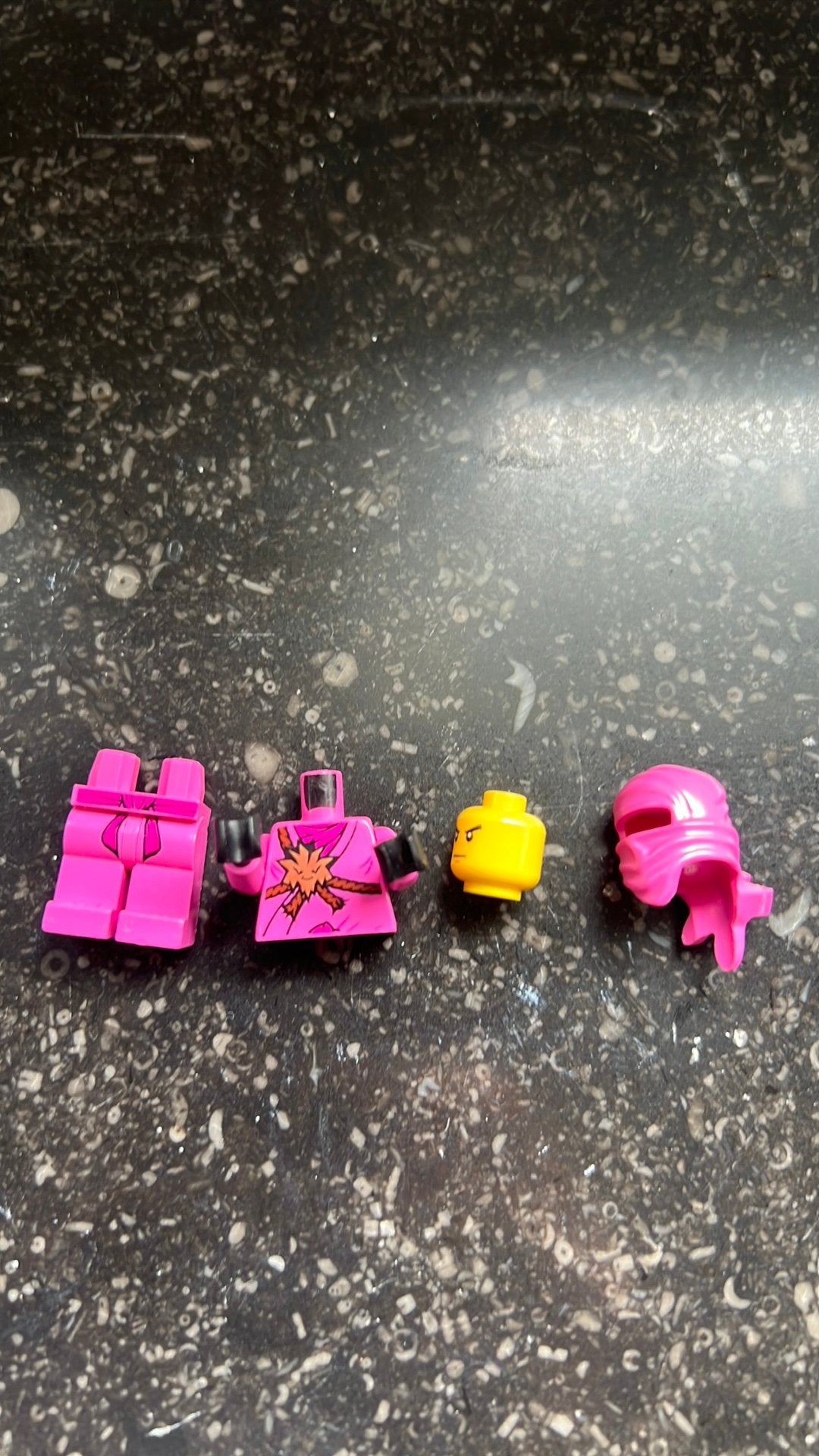 Foto 6 van Ninjago pink zane figuur