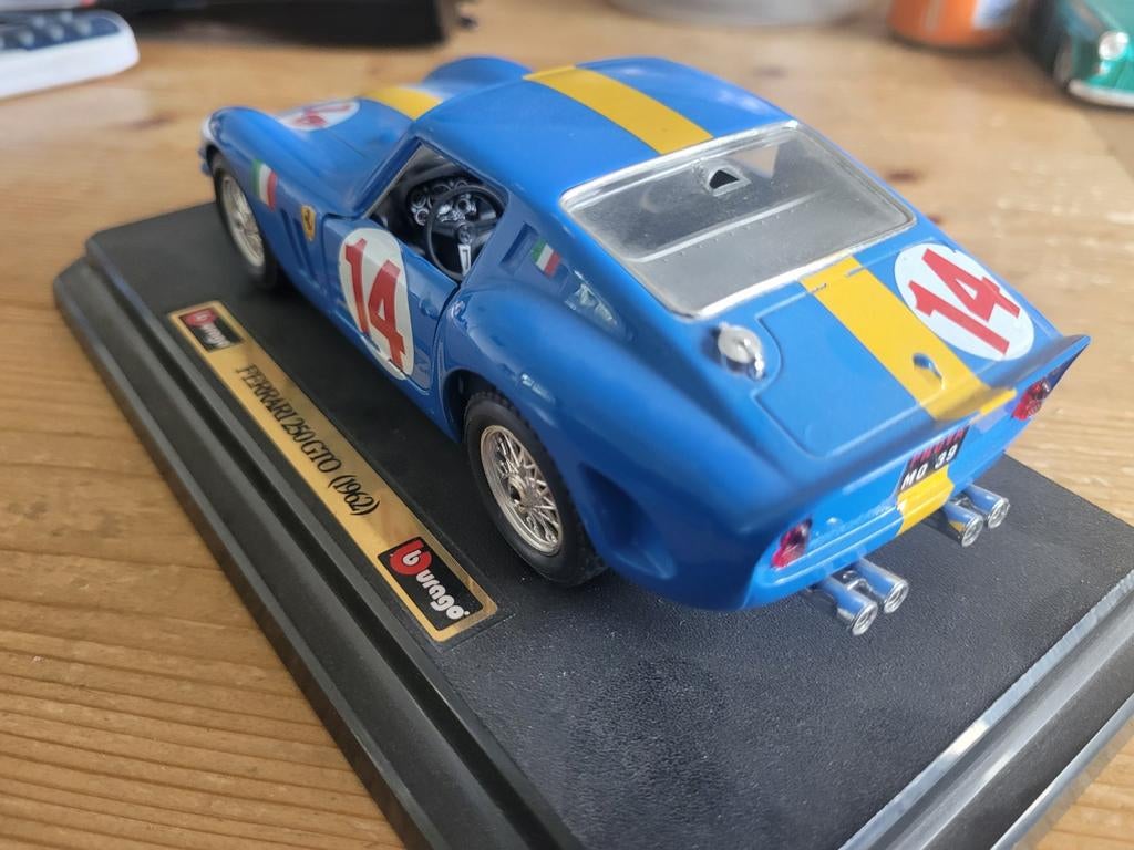 Ferrari 250 gto, Auto, Burago, Ophalen of Verzenden, Zo goed als nieuw