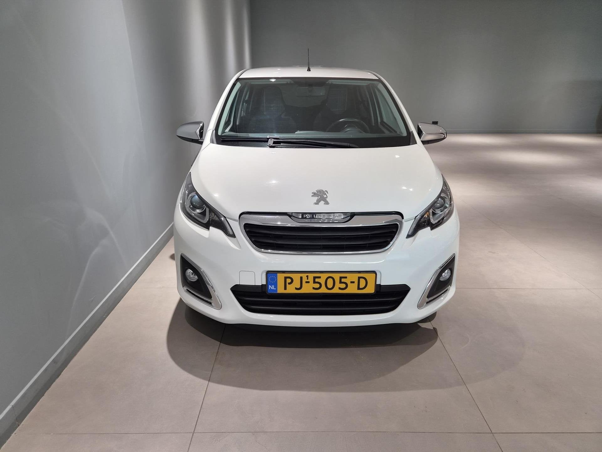 PEUGEOT 108 1.0 e-VTi 68pk 5D Active AIRCO LMV, Stof, Gebruikt, 4 stoelen, Wit