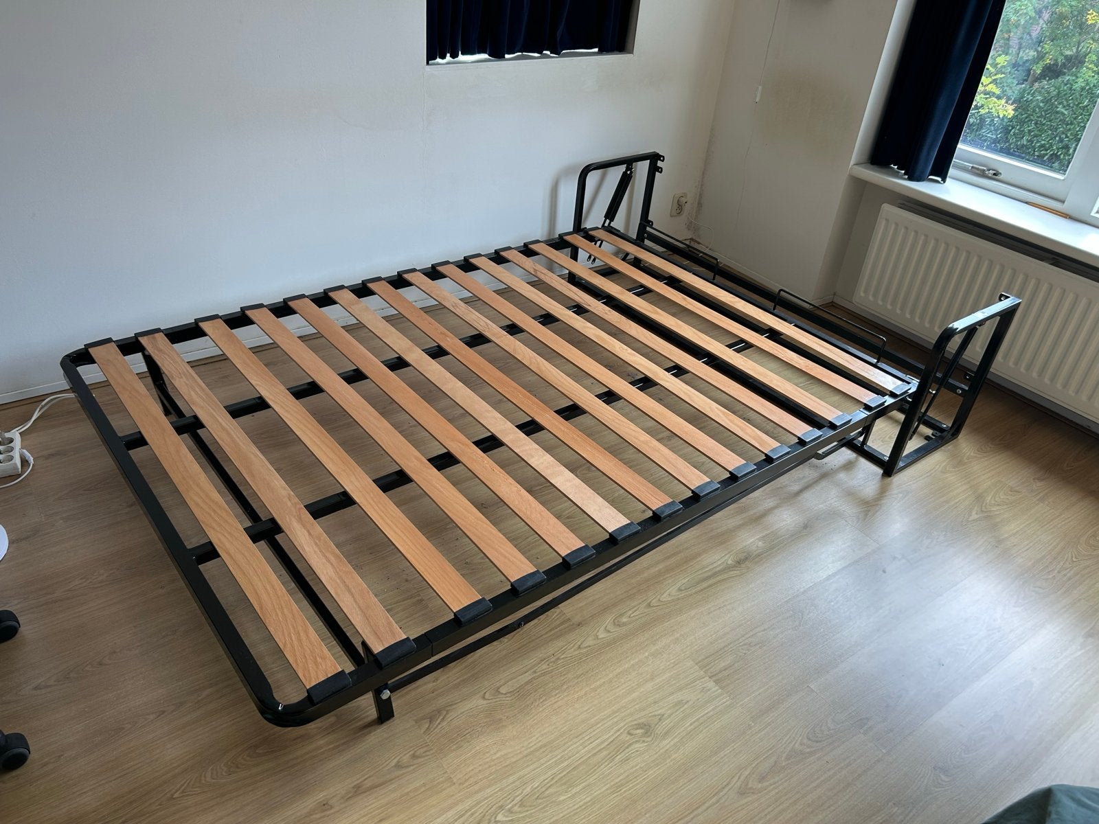 Opklapbaar bed 200x140cm, Huis en Inrichting, Verstelbaar, Zwart, Zo goed als nieuw, Twijfelaar