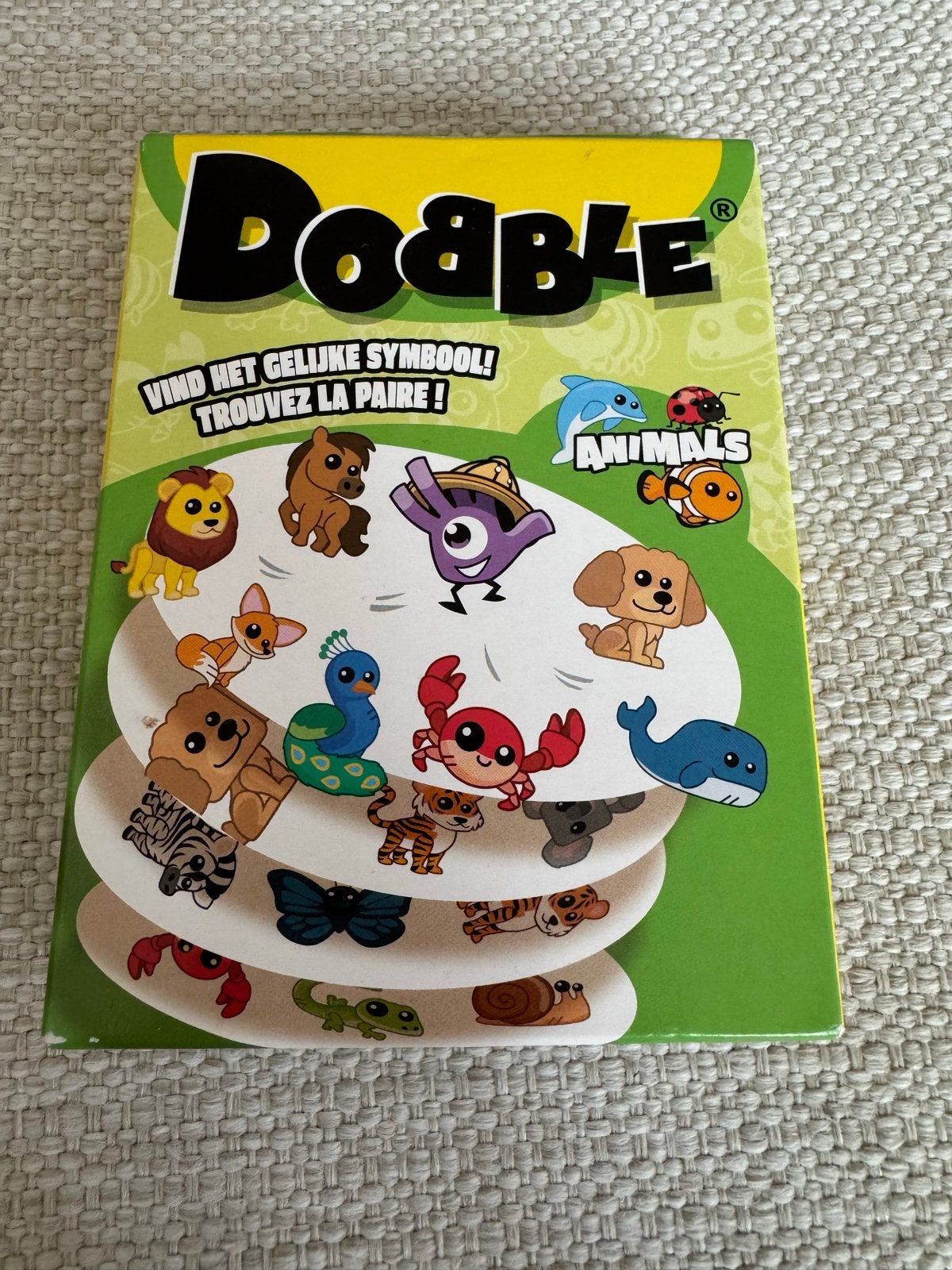 Dobble Animals - Vind het gelijke symbool!, Hobby en Vrije tijd, Drie of vier spelers, Ophalen of Verzenden, Gebruikt