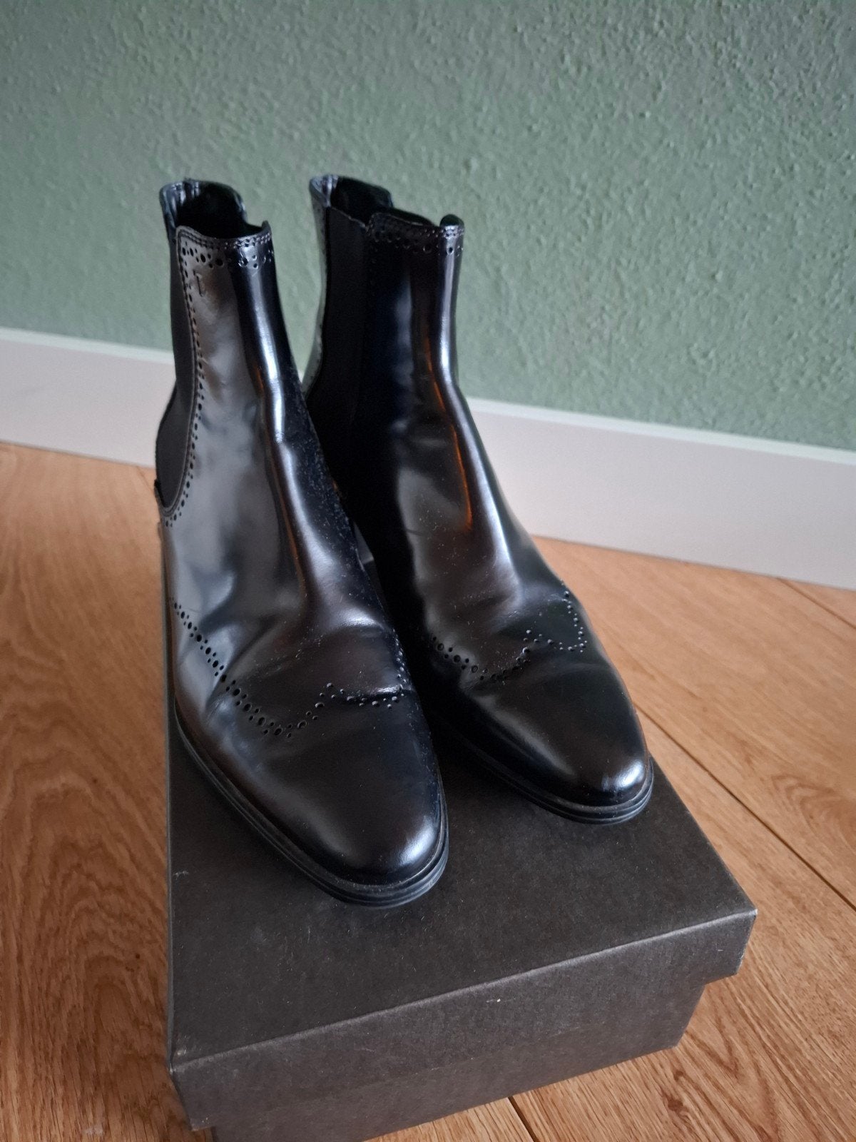 Tod's zwarte poetsleren enkellaarzen met hak, maat 38,5, Zwart, Lage of Enkellaarzen, Ophalen of Verzenden, Gedragen