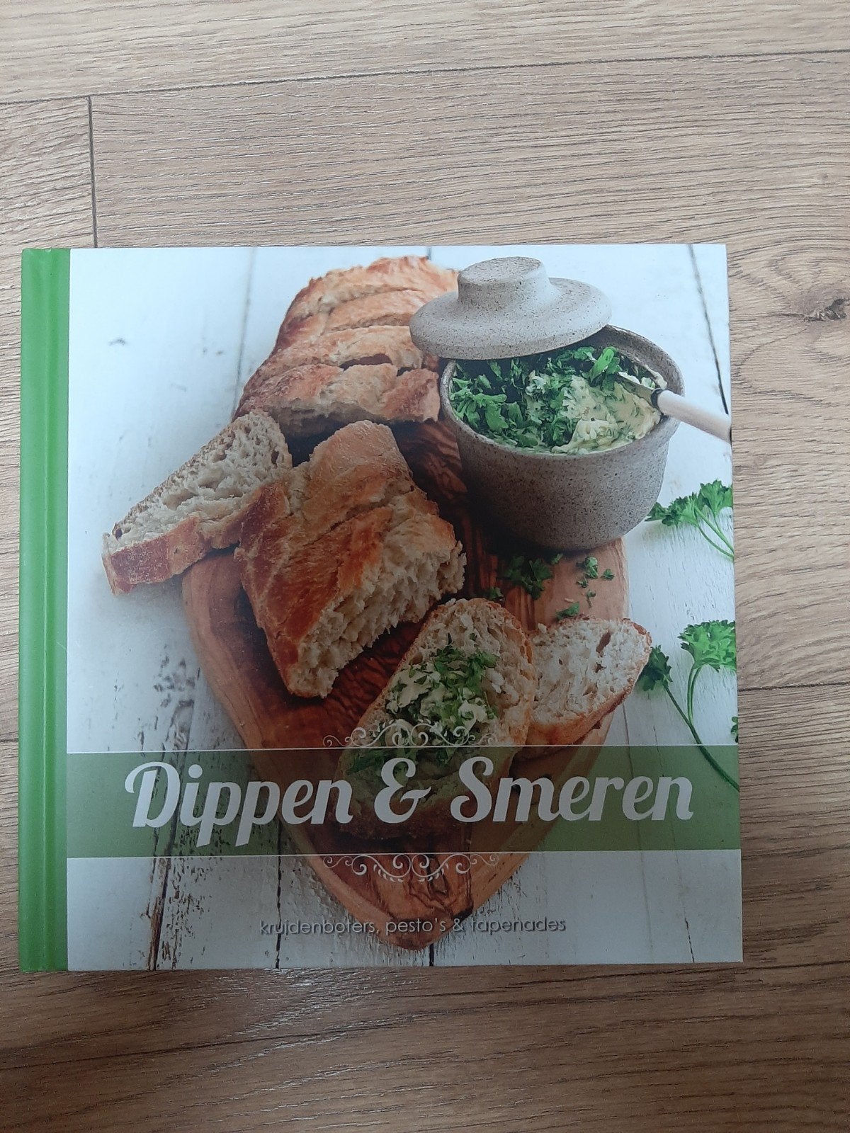 Dippen & Smeren: Kruidenboter, Pesto's & Tapenades, Tapas, Hapjes en Dim Sum, Miller & Media Concepts, Ophalen of Verzenden, Zo goed als nieuw