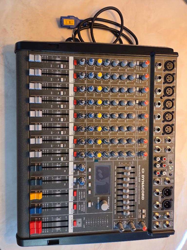Dynacord powermate 600- 3, Audio, Tv en Foto, Professionele Audio-, Tv- en Video-apparatuur, Ophalen, Zo goed als nieuw, Audio