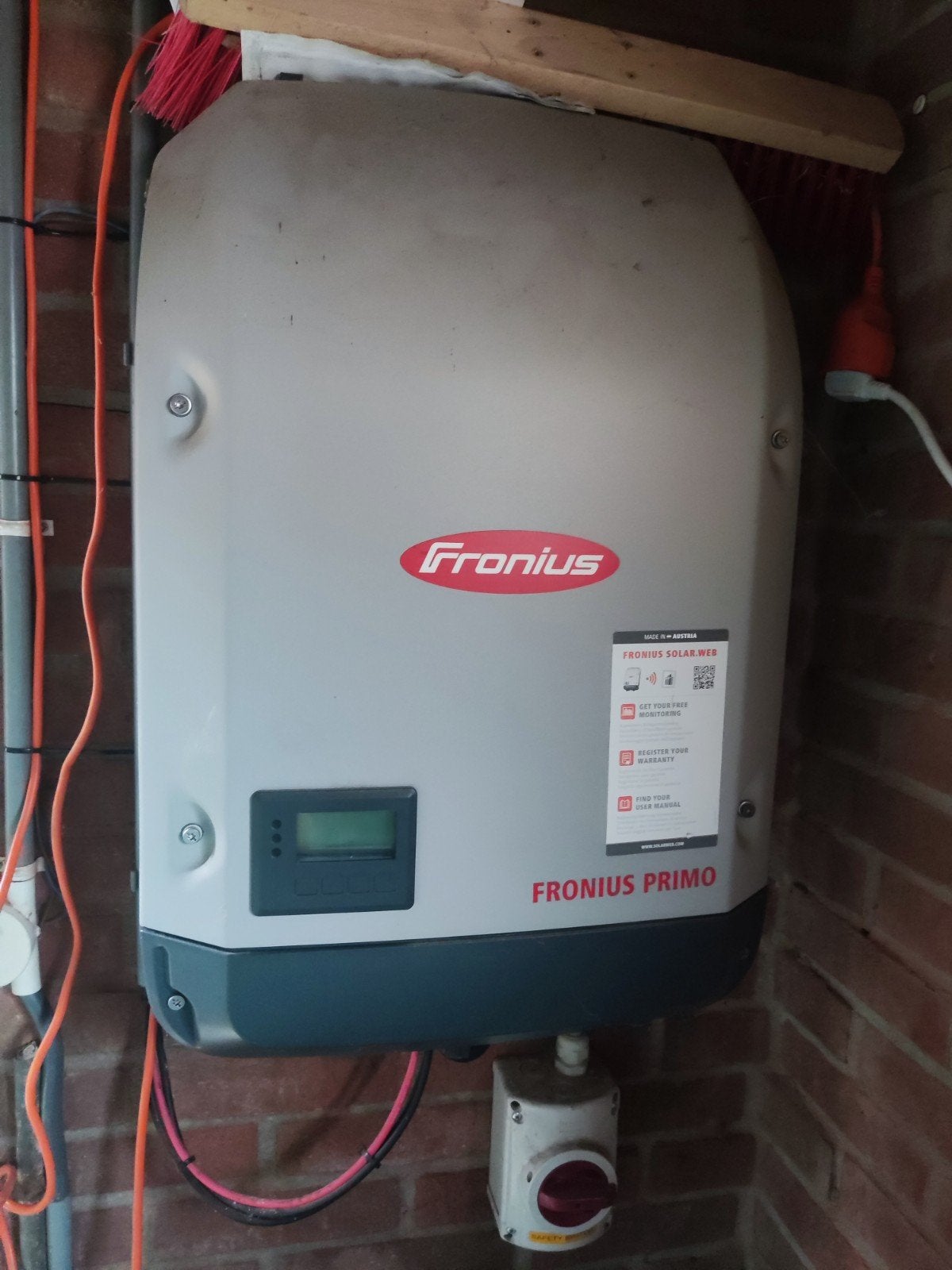 Fronius Primo omvormer met 12 zonnepanelen, Doe-het-zelf en Verbouw, Ophalen of Verzenden, Gebruikt, Compleet systeem, 200 wattpiek of meer
