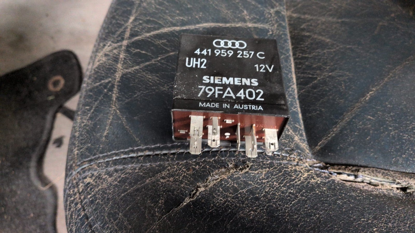 Gezocht audi 80 relais 343 79FA402, Ophalen of Verzenden