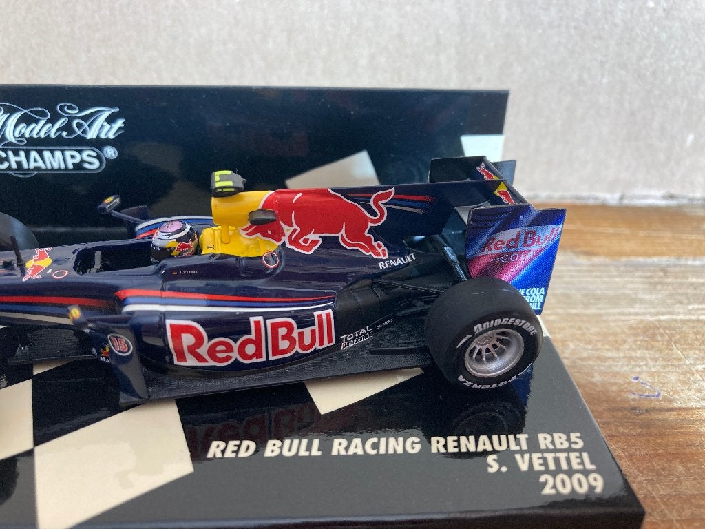 Sebastian Vettel 1:43 2009 Red Bull Racing Renault RB5, Ophalen of Verzenden, Nieuw, Formule 1