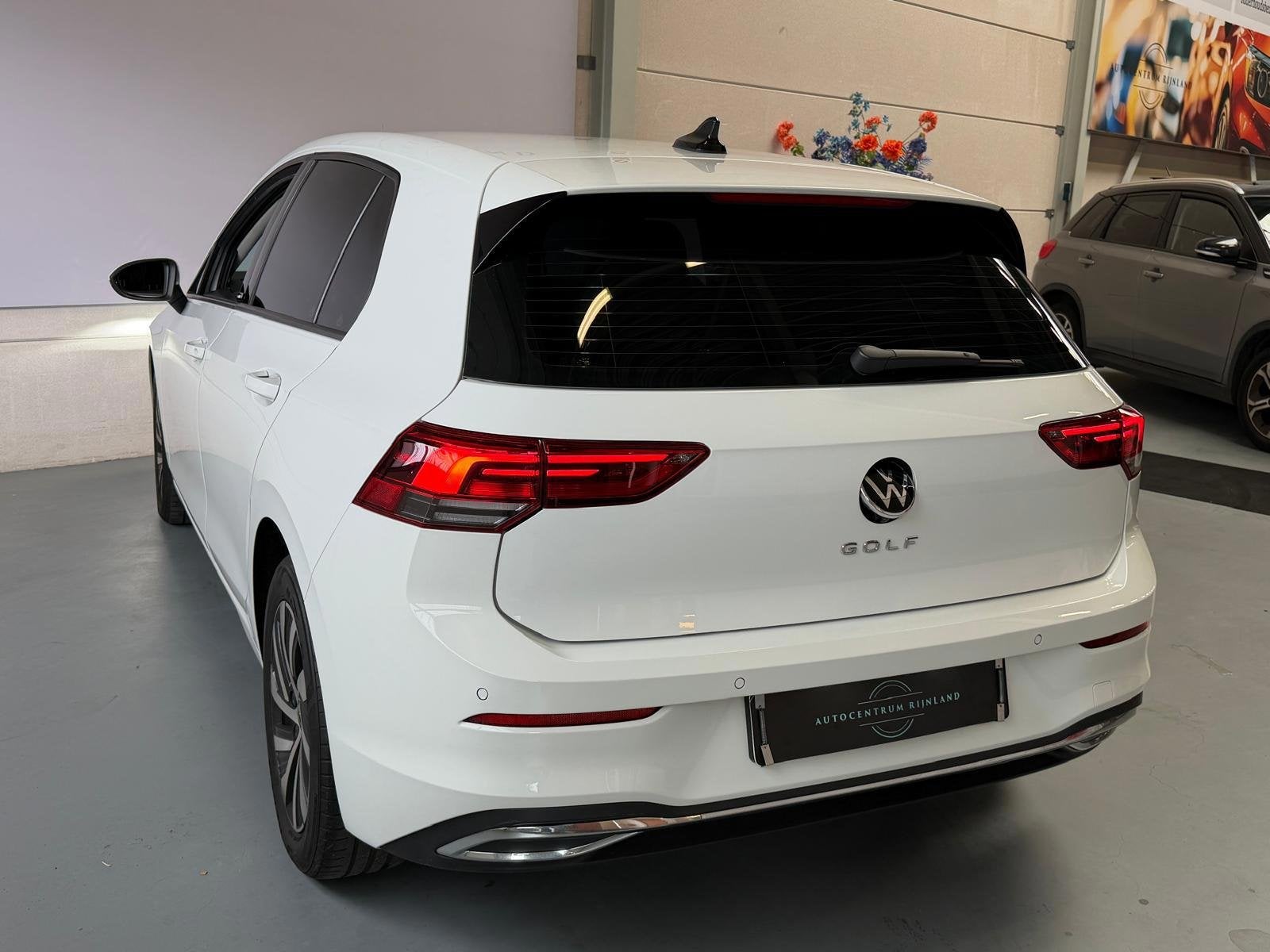Volkswagen Golf 1.5 TSI Life Business, Camera, Stoel/stuurve, Voorwielaandrijving, Stof, 1498 cc, 4 cilinders