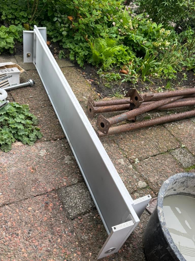 2x Jaga Low witte vlakke radiator met ombouw, Ophalen, Radiator, 30 tot 80 cm