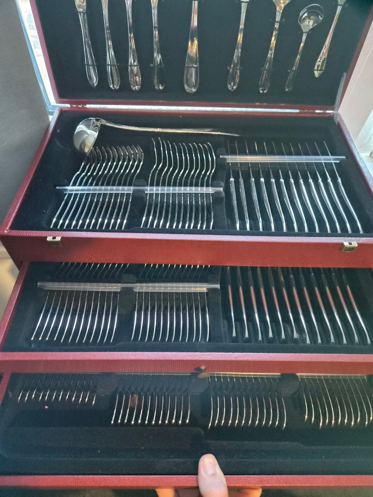 SOLA 130-delig Bestekcassette met Lades - Nieuw, Sola, Bestekset, Nieuw, Ophalen of Verzenden
