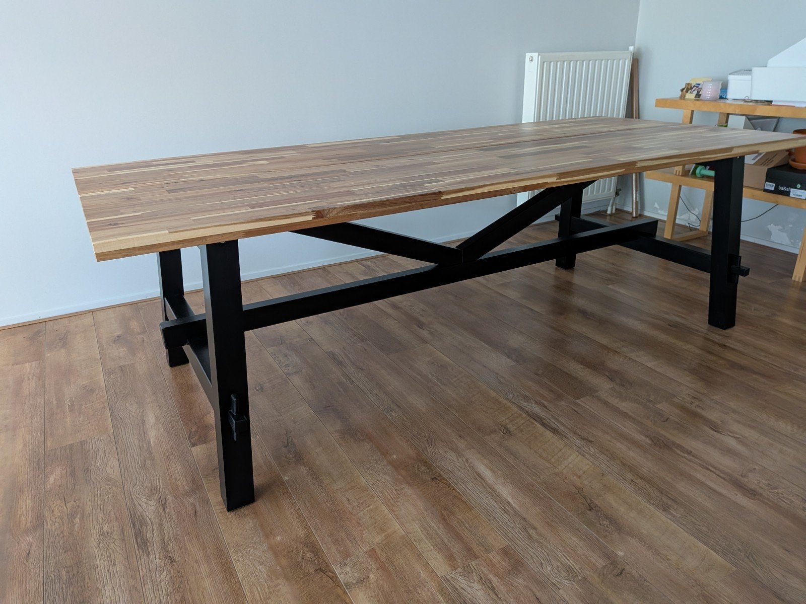 IKEA SKOGSTA eettafel acaciahout 235x100 cm, Huis en Inrichting, Tafels | Eettafels, 100 tot 150 cm, Modern, Scandinavisch, 200 cm of meer