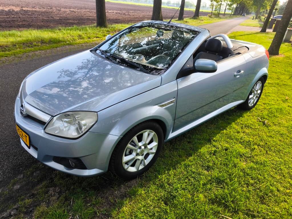 Opel tigra 1.8 2006 Grijs airco, Auto's, Opel, 125 pk, 1796 cc, 1165 kg, Cabriolet