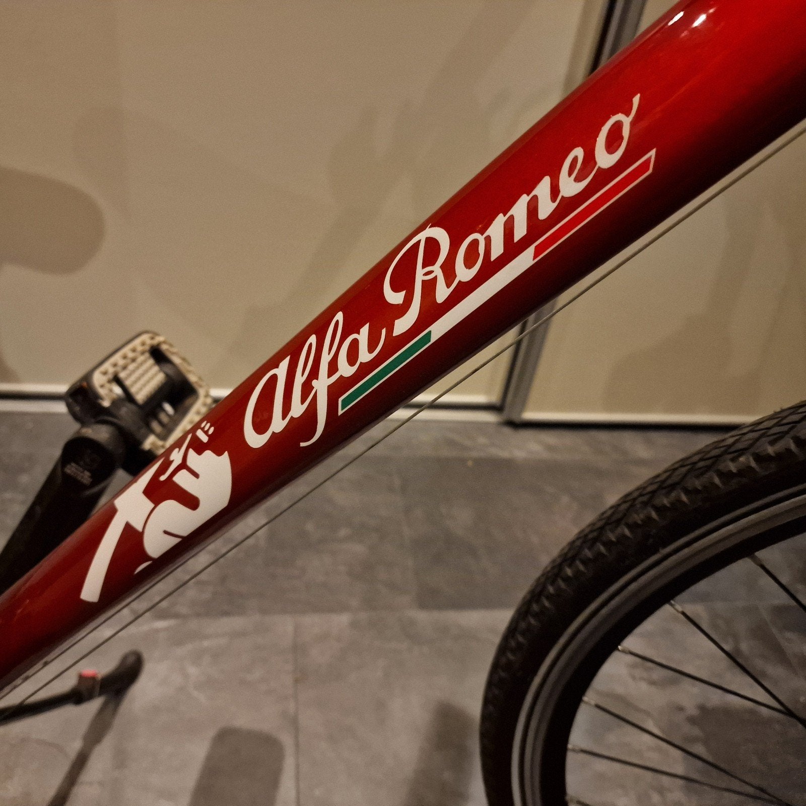bijna nieuwe unieke Alfa Romeo Stradale herenfiets