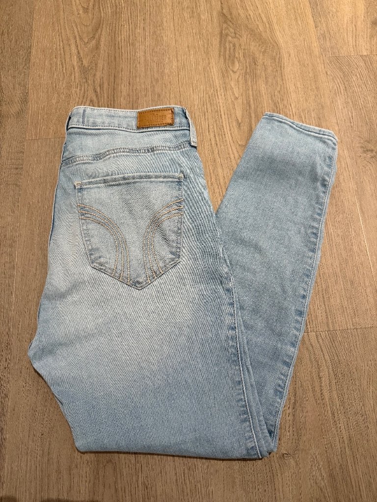 Hollister curvy high rise super skinny w30S, Blauw, Ophalen of Verzenden, Zo goed als nieuw, W30 - W32 (confectie 38/40)