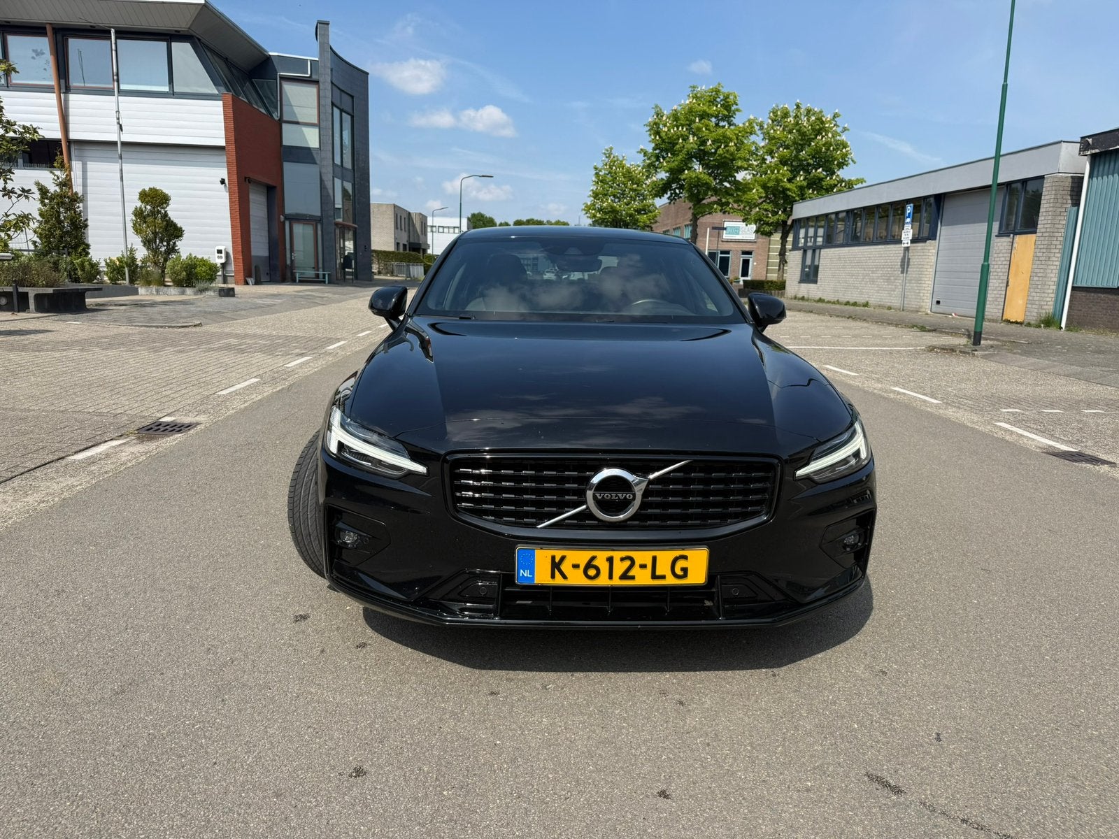 Volvo S60 B4 Mild Hybrid Automaat 2021 – Zwart – 74000 km, Te koop