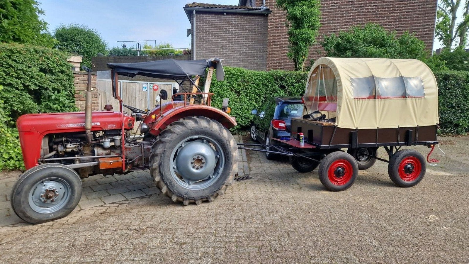 Huifkar met tractor te huur, Ophalen of Verzenden, Overige