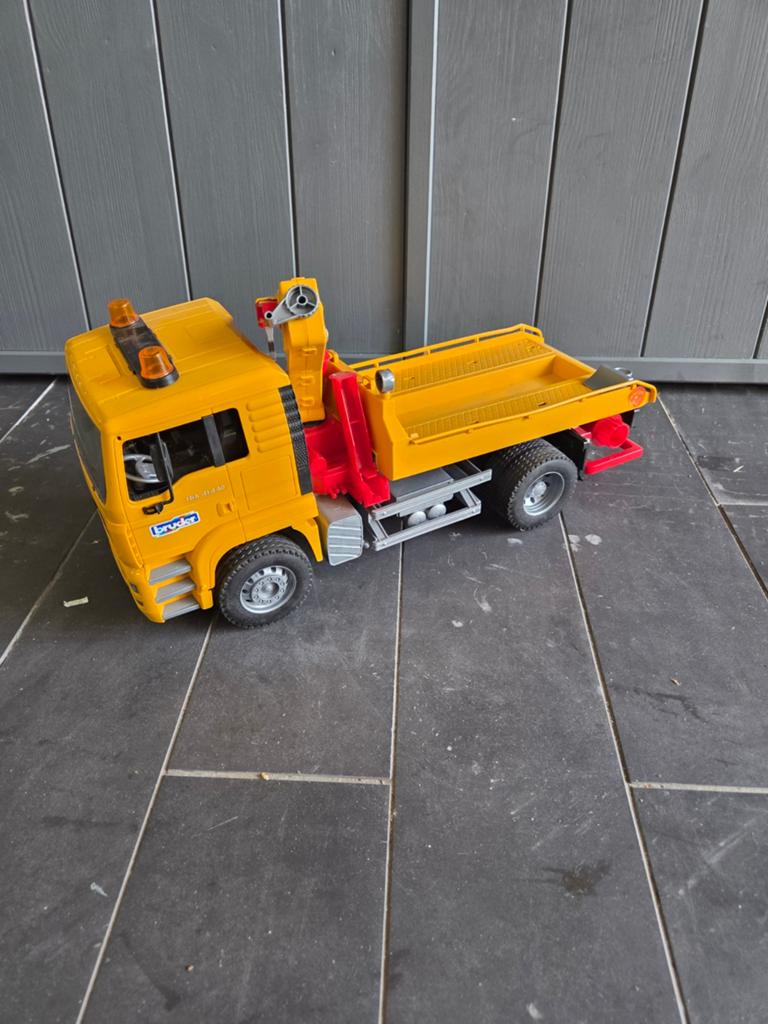 Bruder MAN TGA Takelwagen - Geel met Kraan, Ophalen, Gebruikt