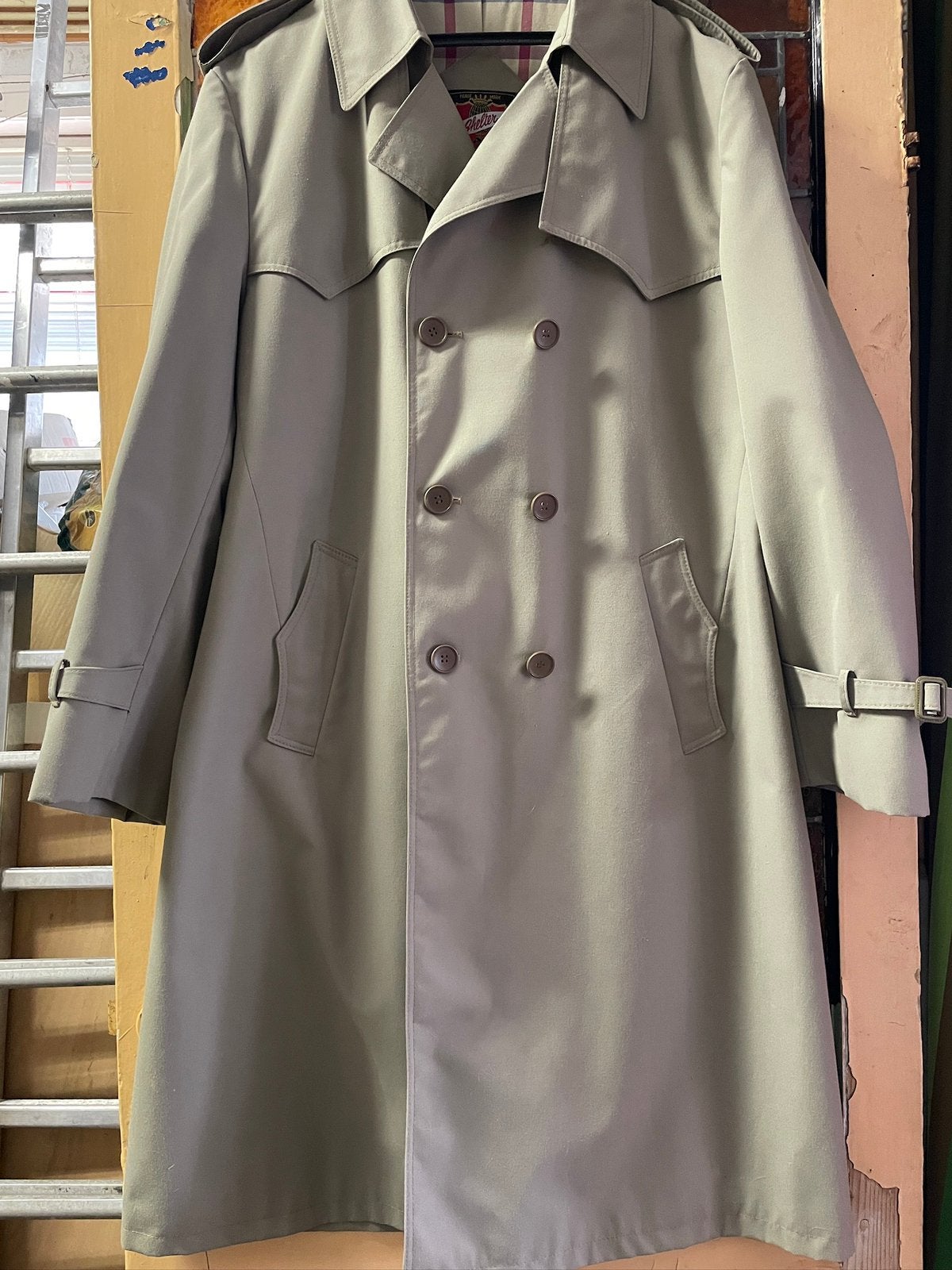 Prachtige kwaliteit beige heren trenchcoat Shelter maat 52, Ophalen of Verzenden, Zo goed als nieuw, Maat 52/54 (L), Beige