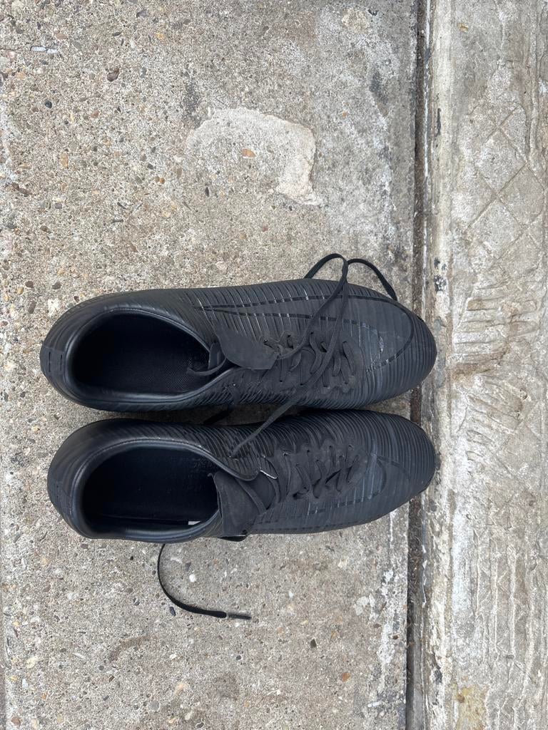 Nike Voetbalschoenen Zwart Maat 41 - Zo Goed als Nieuw, Sport en Fitness, Voetbal, Ophalen of Verzenden, Zo goed als nieuw, Schoenen
