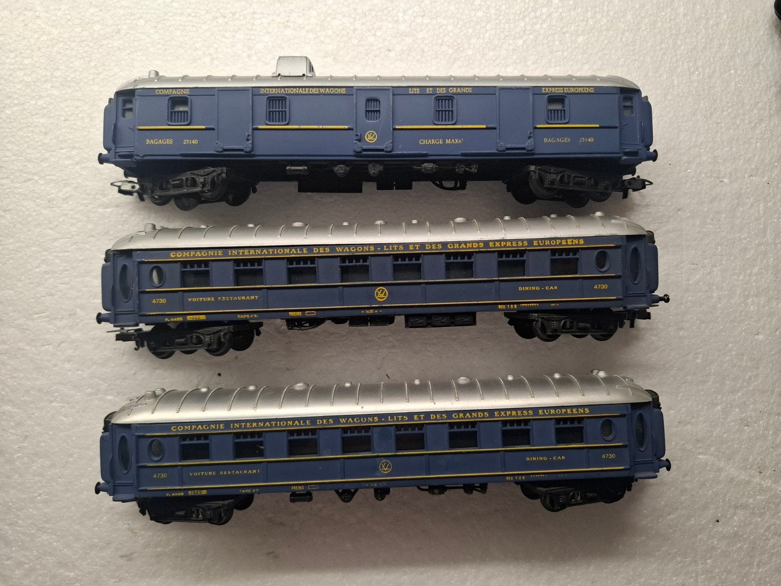 3 lima wagons in ho internationaal, Gebruikt, Gelijkstroom, Wagon, Ophalen of Verzenden