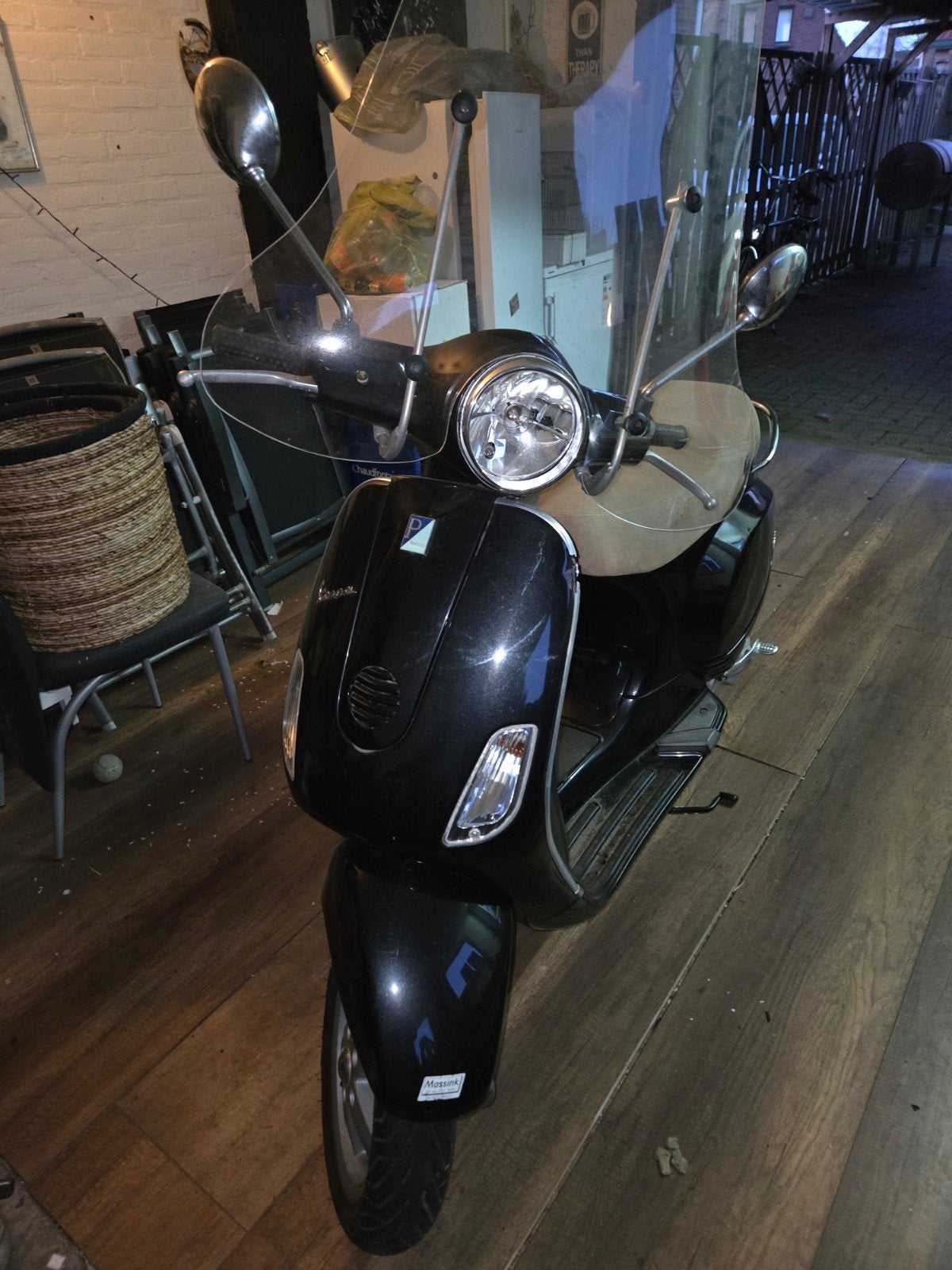 2 Vespa scooters: 1 opknapper, 1 rijklaar (25 km/u), Fietsen en Brommers, Scooters | Vespa, Ophalen of Verzenden, Gebruikt, Maximaal 25 km/u